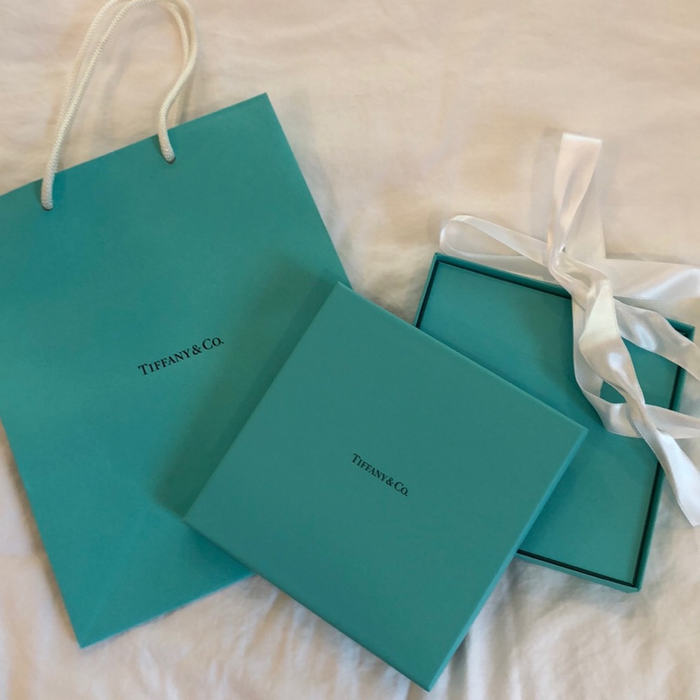 TIFFANY & CO. Box, Bag & Ribbon Set